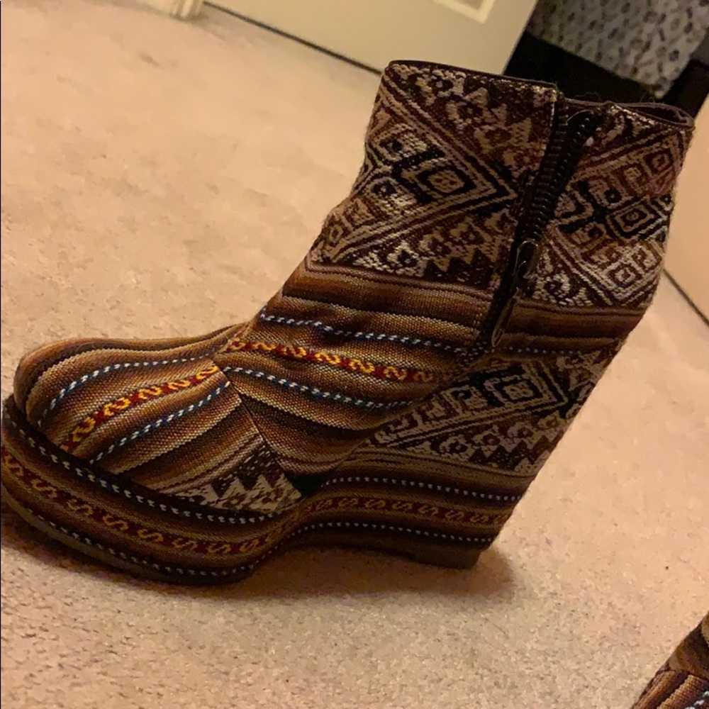 Aztec wedge - Picture 2 of 2